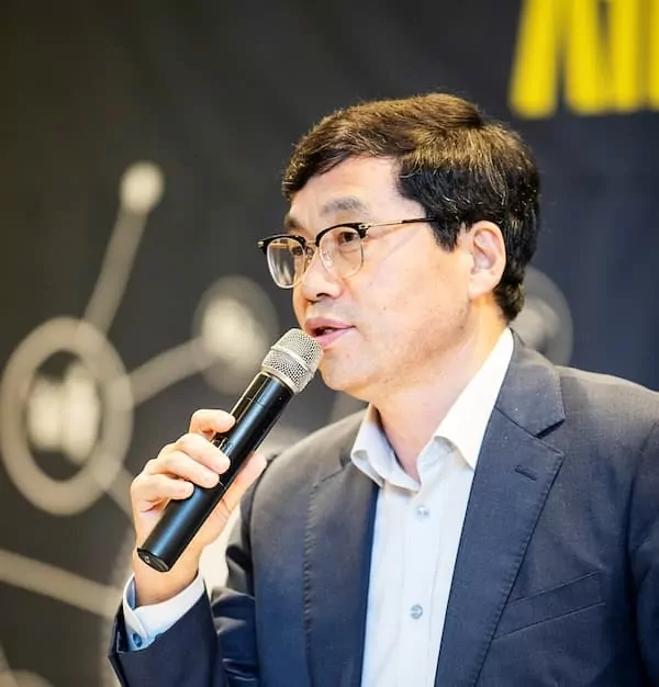 Changbong Kang